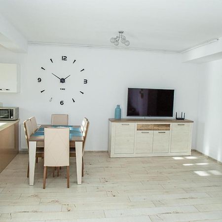 شقة Rîşnov  في Apartament Luxury Irina المظهر الخارجي الصورة