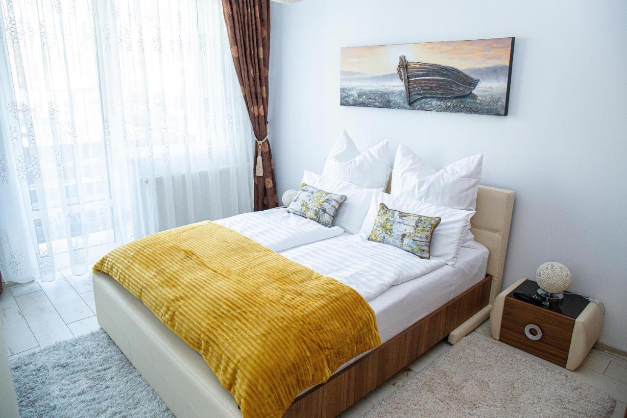 شقة Rîşnov  في Apartament Luxury Irina المظهر الخارجي الصورة